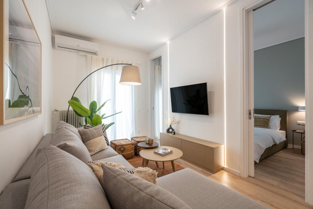Unique 2 Bedrooms Apartment, Steps To Plaka And City Center Athén Kültér fotó