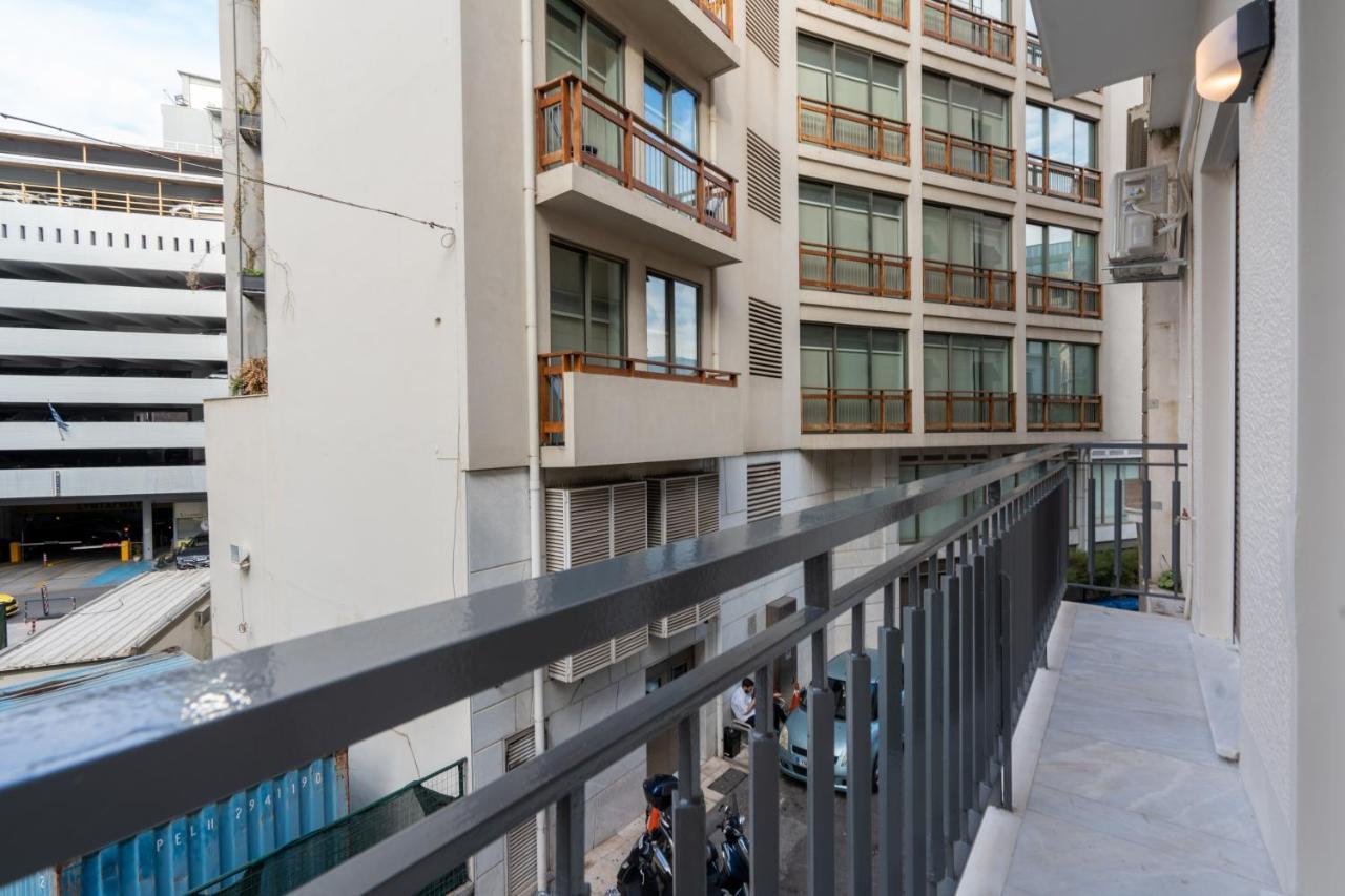 Unique 2 Bedrooms Apartment, Steps To Plaka And City Center Athén Kültér fotó