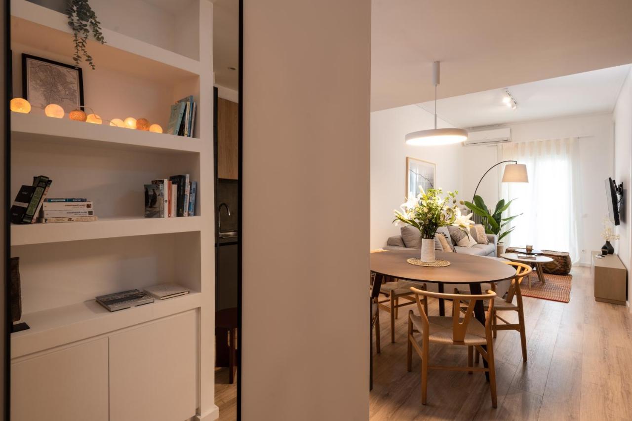 Unique 2 Bedrooms Apartment, Steps To Plaka And City Center Athén Kültér fotó