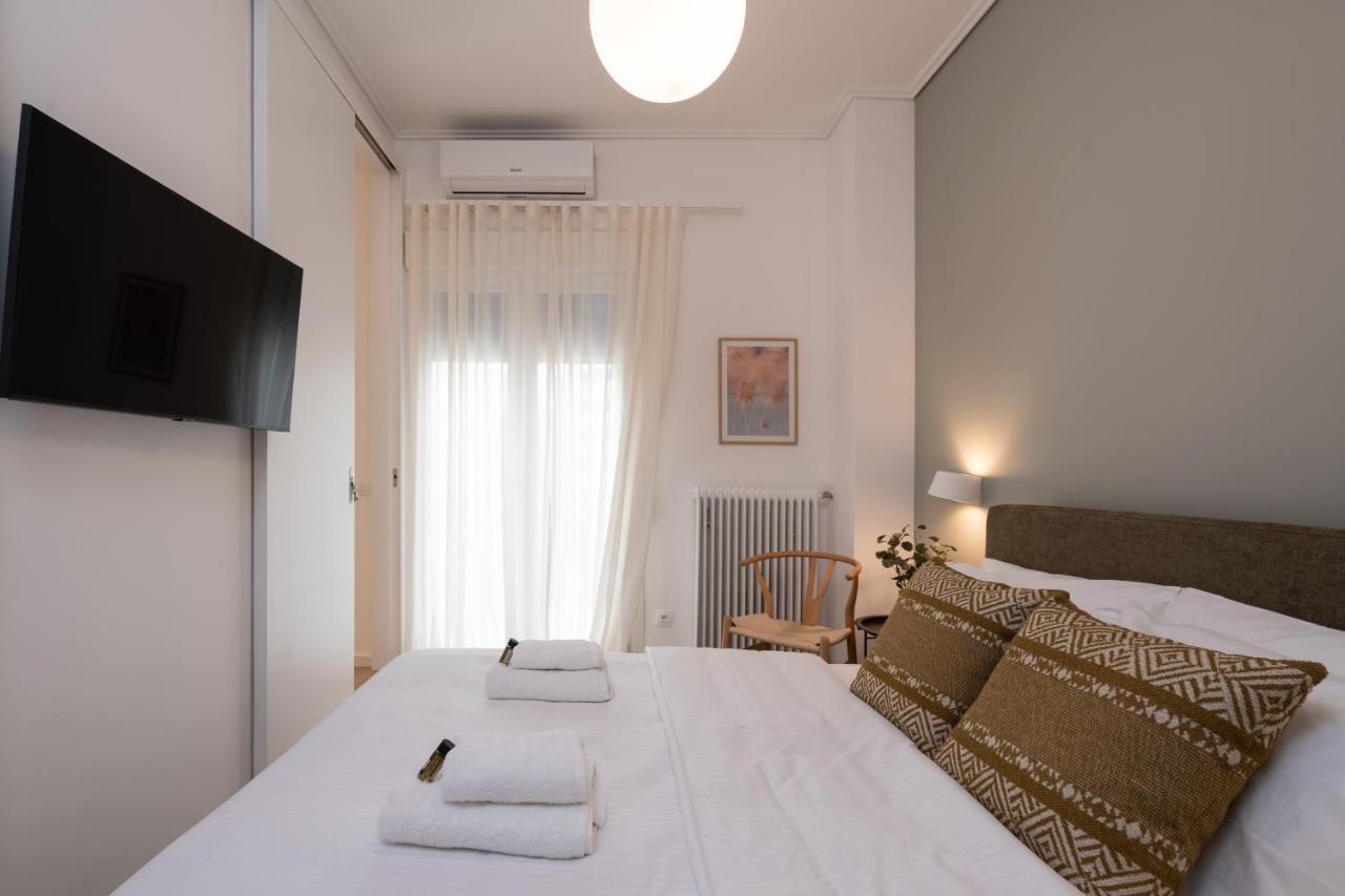 Unique 2 Bedrooms Apartment, Steps To Plaka And City Center Athén Kültér fotó