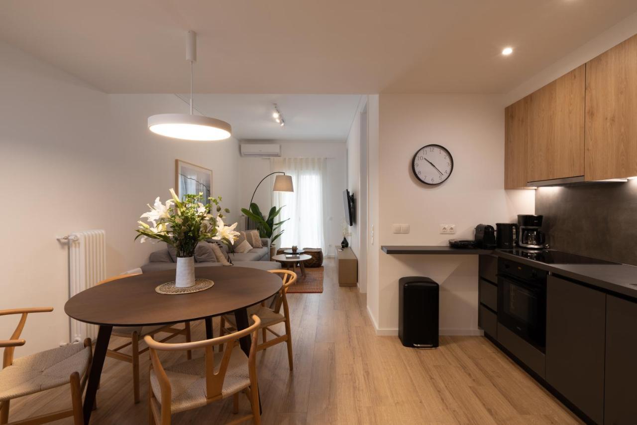 Unique 2 Bedrooms Apartment, Steps To Plaka And City Center Athén Kültér fotó