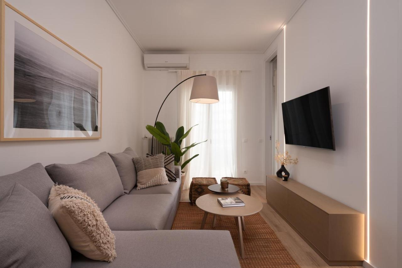 Unique 2 Bedrooms Apartment, Steps To Plaka And City Center Athén Kültér fotó