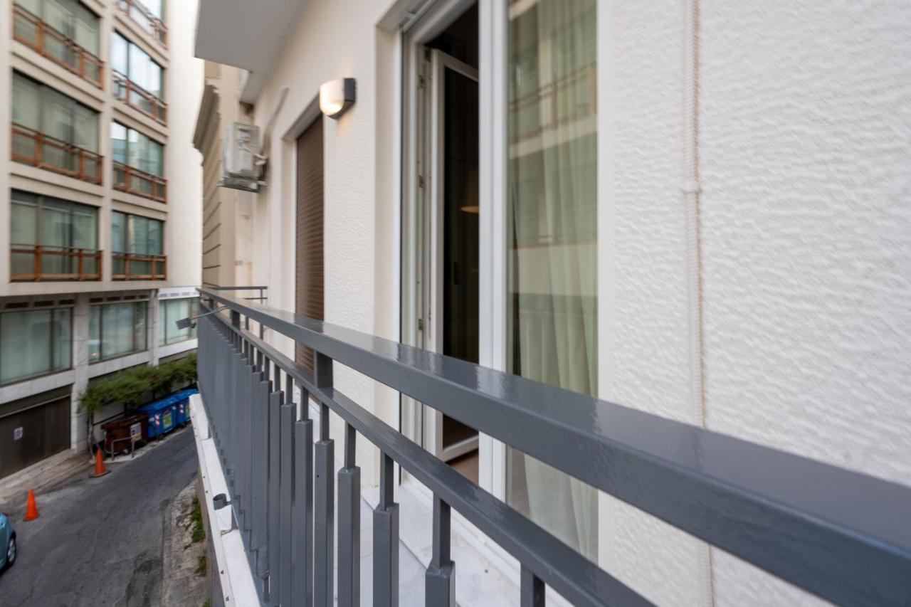 Unique 2 Bedrooms Apartment, Steps To Plaka And City Center Athén Kültér fotó
