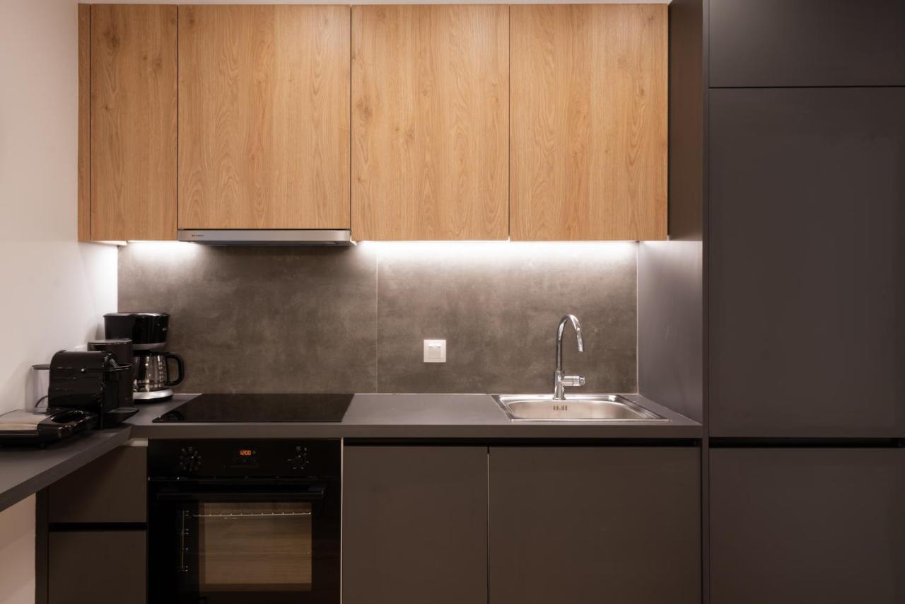 Unique 2 Bedrooms Apartment, Steps To Plaka And City Center Athén Kültér fotó