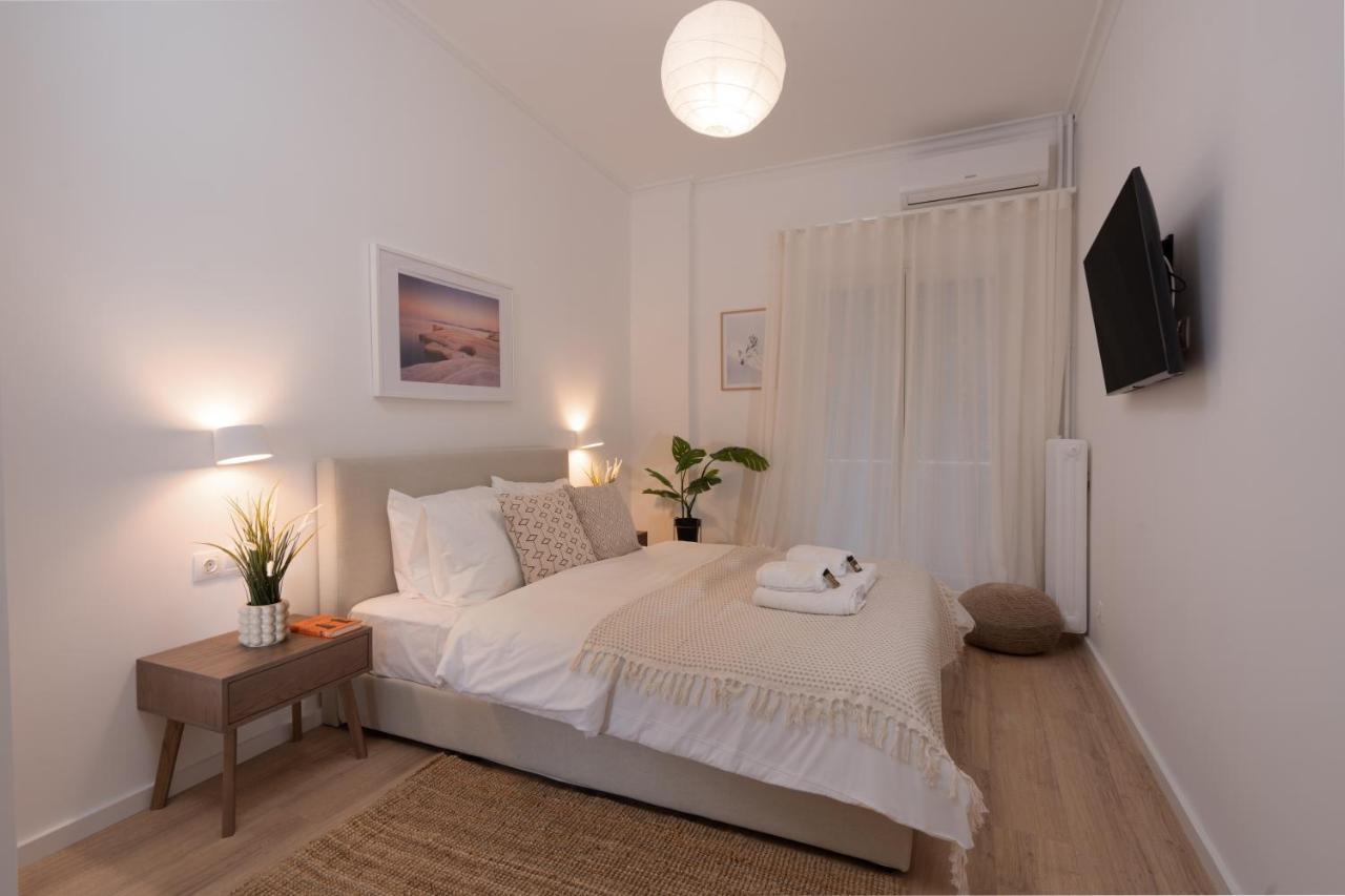 Unique 2 Bedrooms Apartment, Steps To Plaka And City Center Athén Kültér fotó